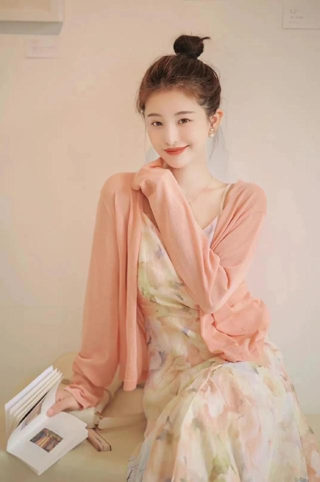 非常甜美的女孩