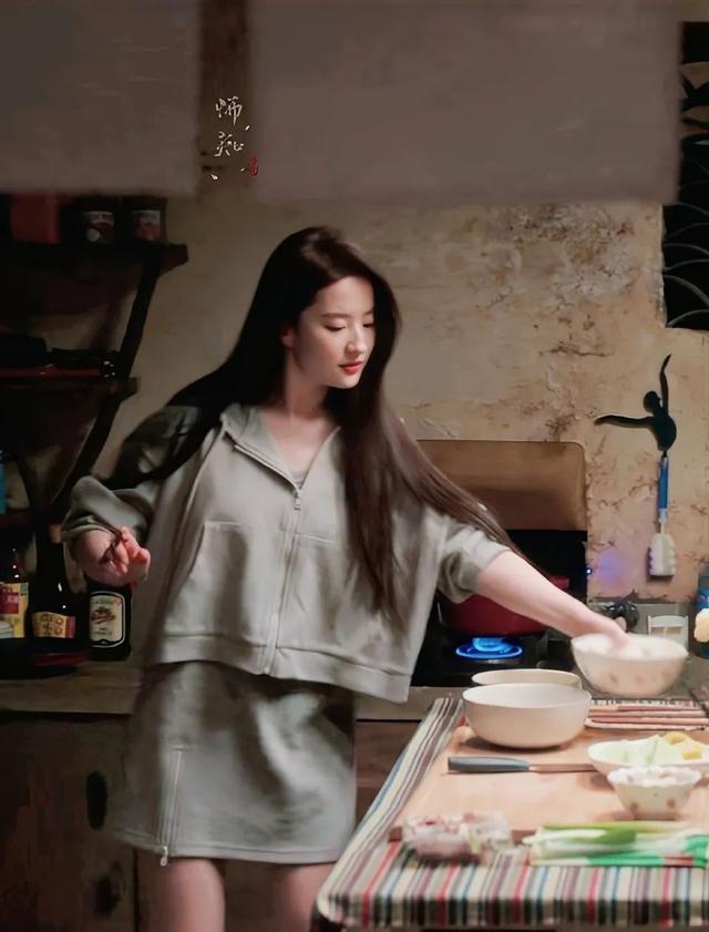 一不小心，我拿捏了刘亦菲的新氛围感