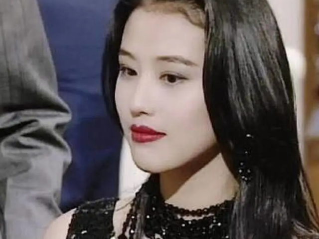 “媚而不俗”的香港女星,一个比一个性感,饰演的角色个个是经典