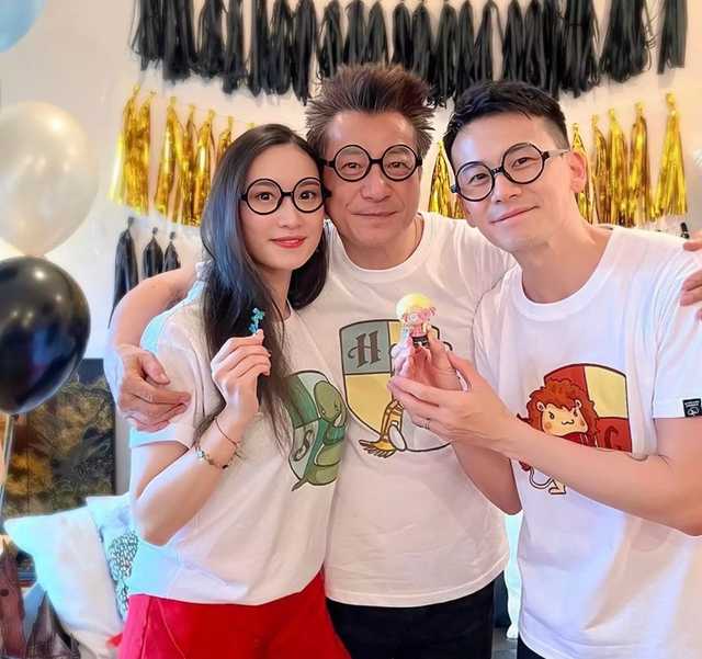 香港美女主播怀孕9月临盆在即!晒写真身材丰满,皮肤白到发光