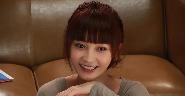 姚笛出轨又出轨，深夜与男友亲吻孕期被抛弃的她还有人心疼吗？