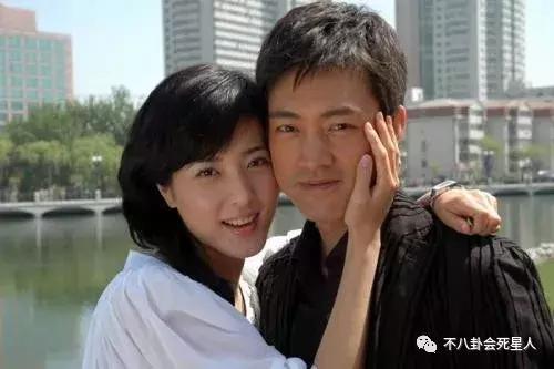 美过章子怡出道多年却一直不火,曾靠全裸照片博关注