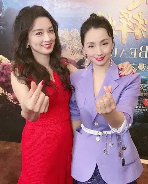 娱乐圈哪有真感情！这6对塑料姐妹花，为上位互踩，抢闺蜜老公