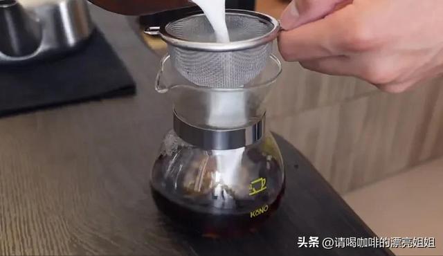 让文人们喜欢的、并纷纷写进书里的“欧蕾咖啡”到底是什么?