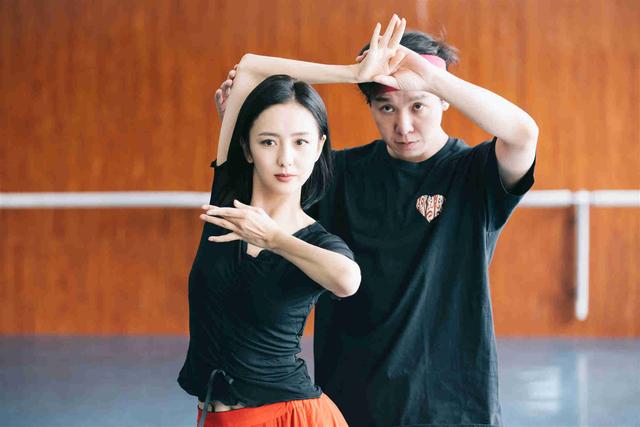 美呆了！佟丽娅古装舞惊艳梦幻，跳舞曾是她的全世界，如今依旧长在她心里