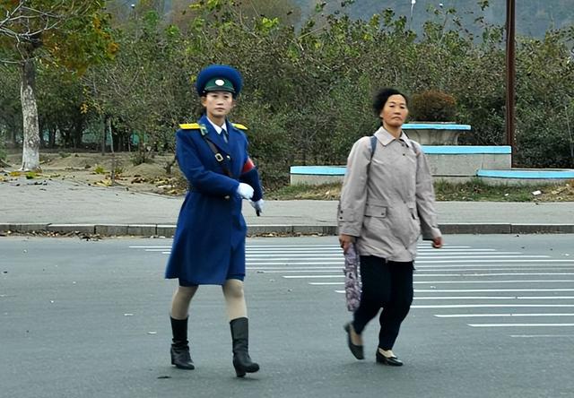走进朝鲜,平壤街面上汽车不多,美女却很多,真实情况如何?