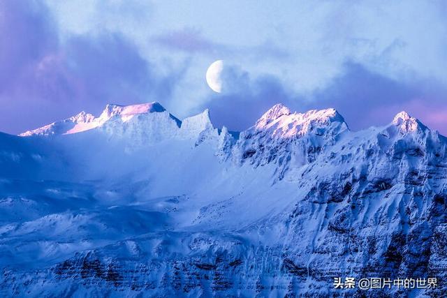 30张照片看世界：集中营18岁的俄罗斯姑娘，日本发现的美人鱼