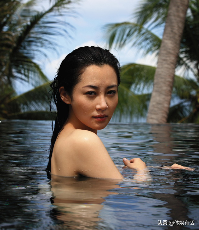 许晴的臀、舒淇的唇、李小冉的胸,这些中年女星性感起来能迷死人