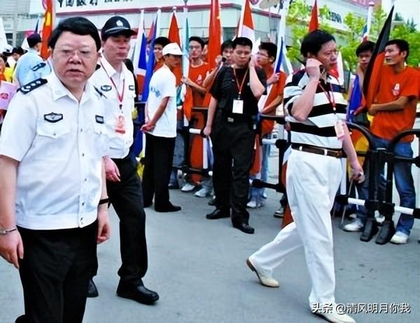 “打黑局长”文强堕落史强奸女学生,霸占警花10年,玩弄12名女星