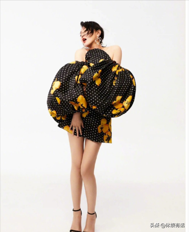 许晴的臀、舒淇的唇、李小冉的胸,这些中年女星性感起来能迷死人