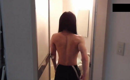 岛国美女直播洗澡,衣服脱下后观众们表示碉堡了,要逆天的节奏