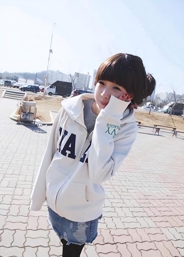 曾经统一90后QQ头像的“网红鼻祖”恩典,谁还记得?她30岁长这样