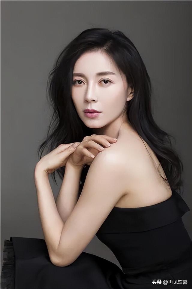 美女大PK,成都和武汉一样盛产女明星,个个都是天仙下凡