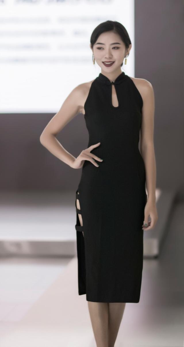 2019年昆明车展随拍的美女模特们（大量照片，有空我会持续更新）