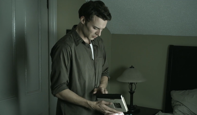 变态男子6年绑架几十个漂亮女孩，侵犯之后将她们残忍杀害，电影