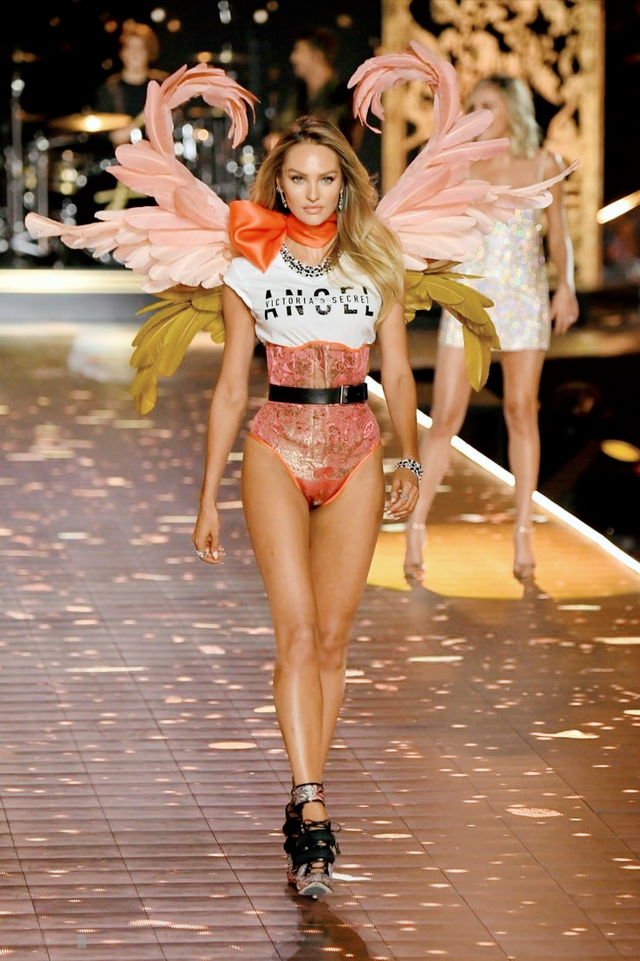 南非超模Candice Swanepoel（糖糖）在历届维密时装秀上的造型