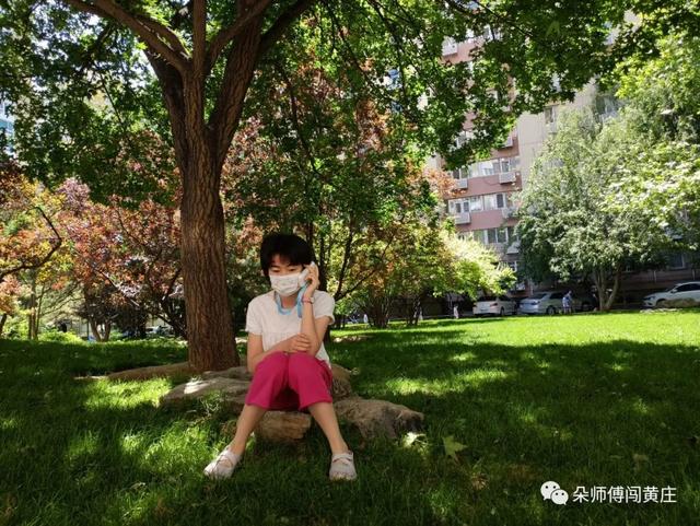 太牛了！中国女孩用英语酷评俄乌冲突走红，父母做对了什么？