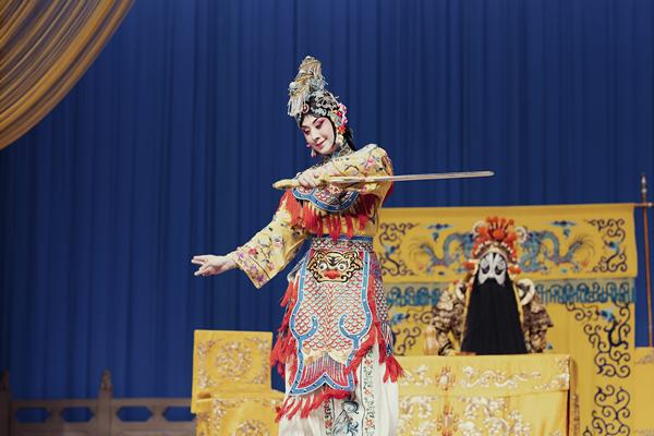 虞姬、白娘子、薛湘灵……史依弘在戏曲舞台上开出一朵“女人花”