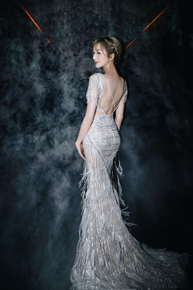 明明已为人母，却个个身材火辣、性感美艳，有人一口气连生四胎