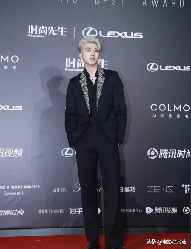 时尚先生红毯暗战，万茜又美又欲，吴宣仪清凉性感，金晨艳压全场