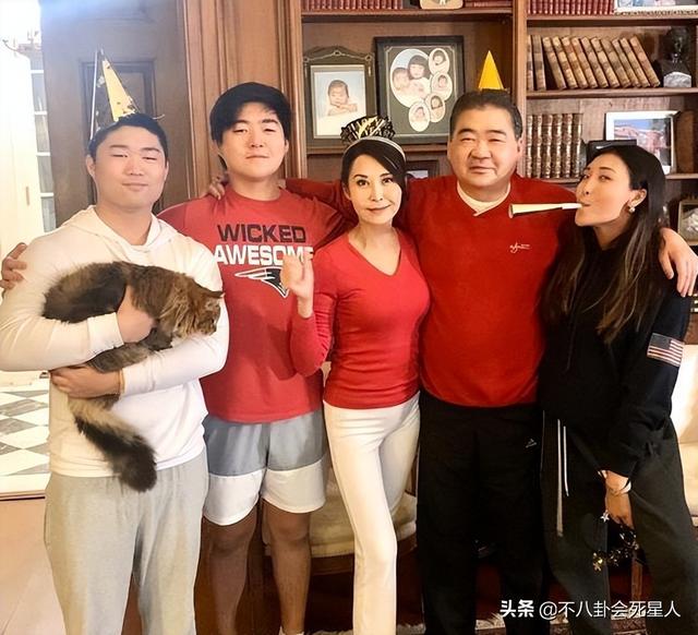 8位女星“一脱成名”,美艳背后,有人终身未婚,还有人跳楼自杀