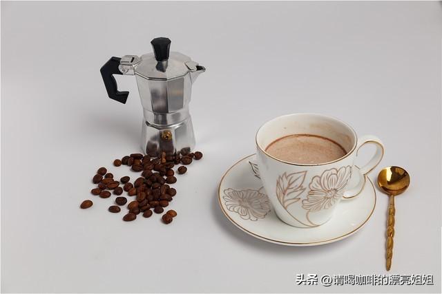 让文人们喜欢的、并纷纷写进书里的“欧蕾咖啡”到底是什么?
