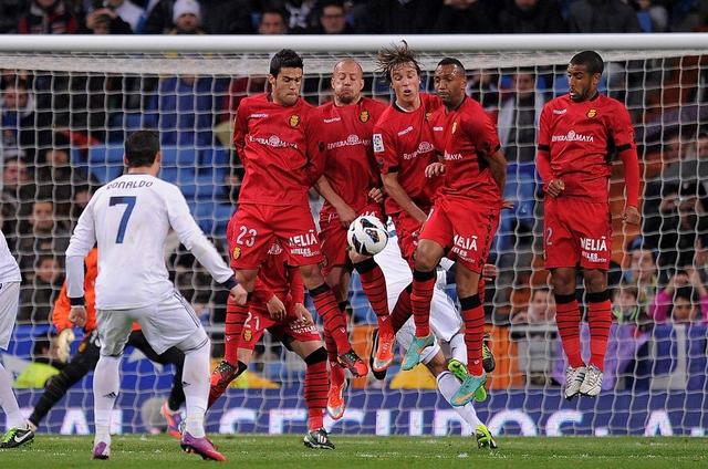 人身上哪个部位挨打最疼?轻轻一拳直接死亡,打架时记得保护好