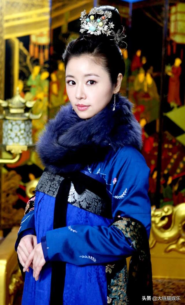 颜值不够就别穿貂了,10位古装美人告诉你啥叫大氅在身,雍容华贵