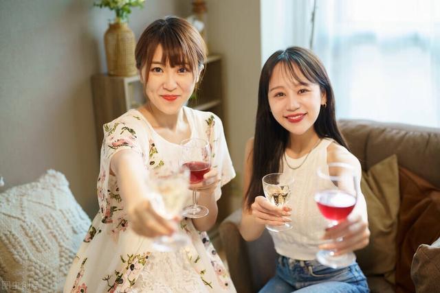 星座女生的性格、朋友圈、婚姻——双子座