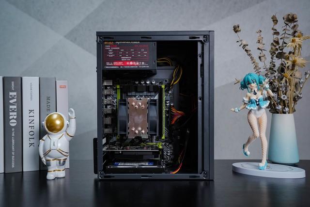 打开PR花了30秒？拼多多旗舰店、全网销量第一的设计师主机再次教我“做人”