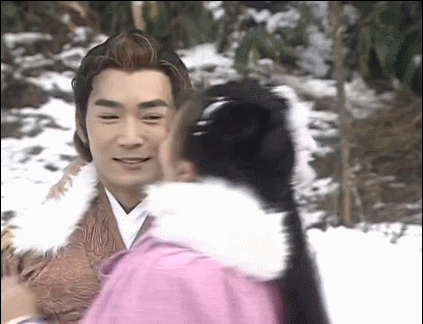 颜值不够就别穿貂了,10位古装美人告诉你啥叫大氅在身,雍容华贵