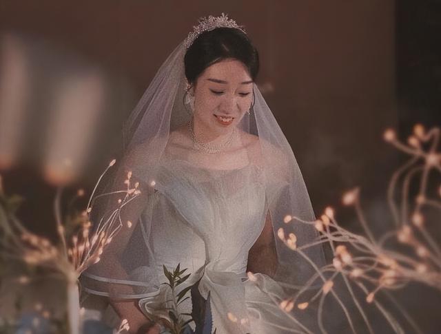 太美了！女排28岁名将大婚，张常宁领衔美女团道贺，惠若琪也祝福