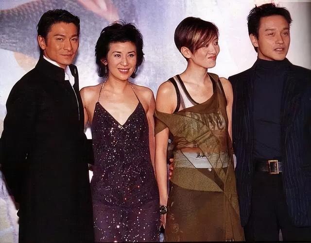 娱乐圈哪有真感情！这6对塑料姐妹花，为上位互踩，抢闺蜜老公