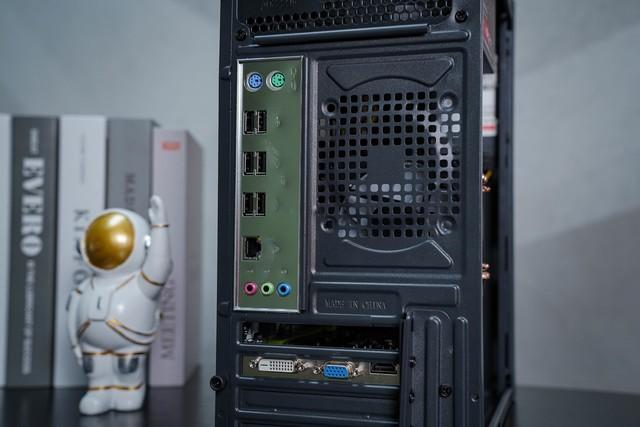 打开PR花了30秒？拼多多旗舰店、全网销量第一的设计师主机再次教我“做人”