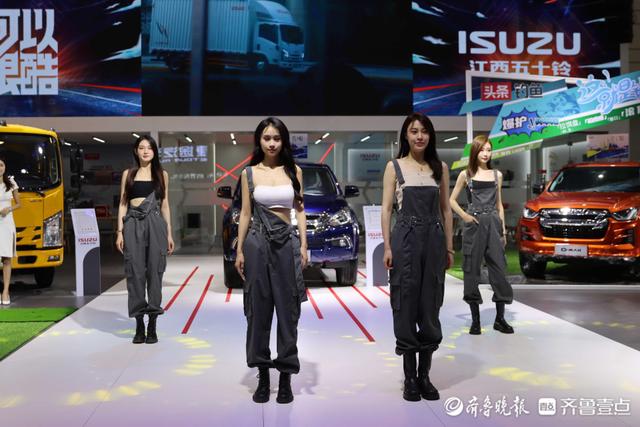 情报员拍客团|齐鲁车展豪车美女云集,趁着周末快和家人来逛逛吧