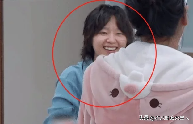 6大娱乐圈全员素颜名场面,卸了妆的女星比美,才是真的刺激