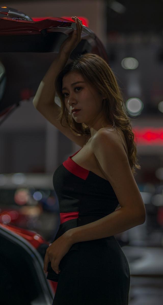 2019年昆明车展随拍的美女模特们（大量照片，有空我会持续更新）