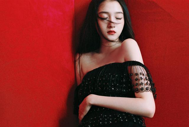 八位美女写真,风姿绰约小天仙,惊鸿一瞥清流溪,有你喜欢的吗?