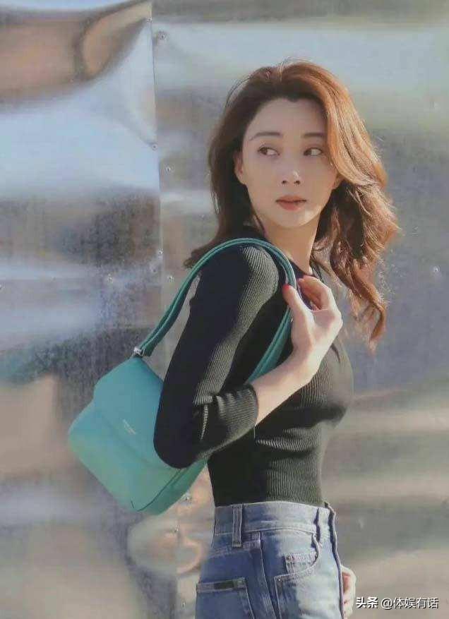 许晴的臀、舒淇的唇、李小冉的胸,这些中年女星性感起来能迷死人