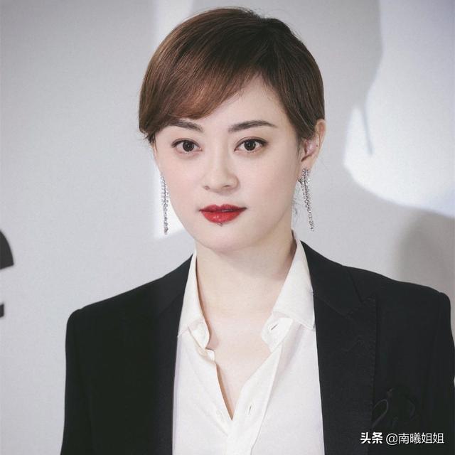 脸上这3个部位有“痣”的女人,可别轻易点掉,到老都优雅有气质