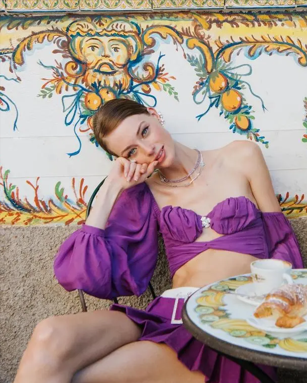 西欧荷兰的美女有哪些特点,你们都知道吗?个个美艳绝伦