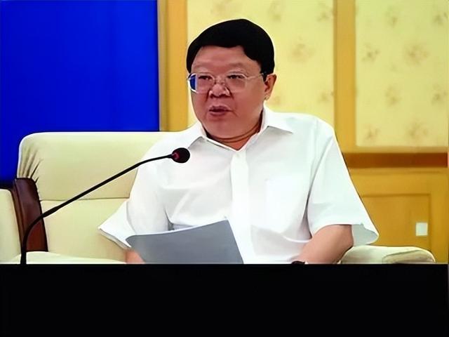 “打黑局长”文强:霸占警花,玩弄女星,被捕时家中发现2000万