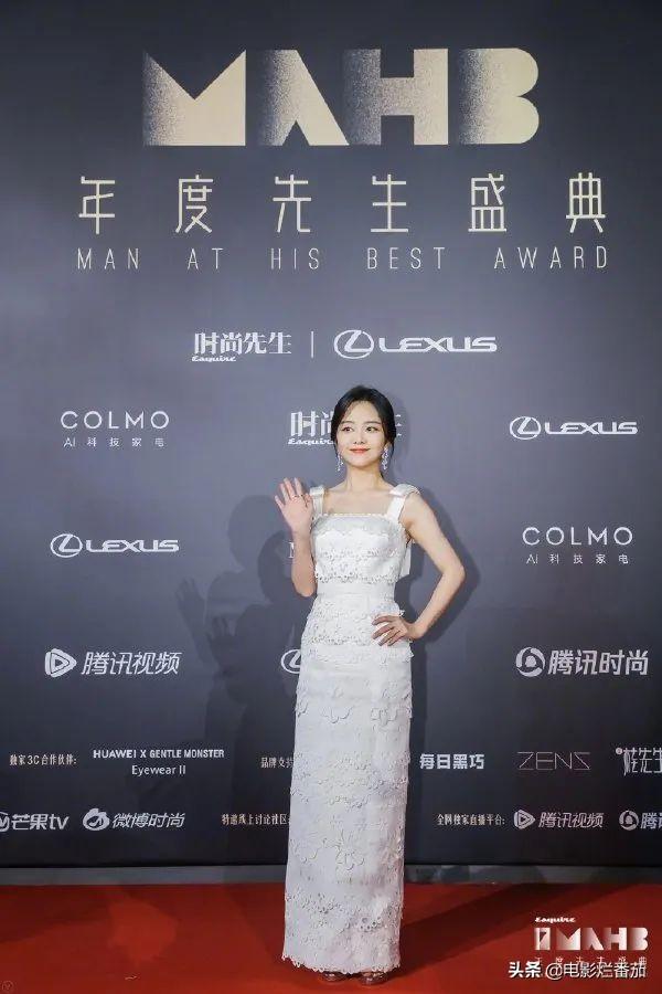 时尚先生红毯暗战，万茜又美又欲，吴宣仪清凉性感，金晨艳压全场