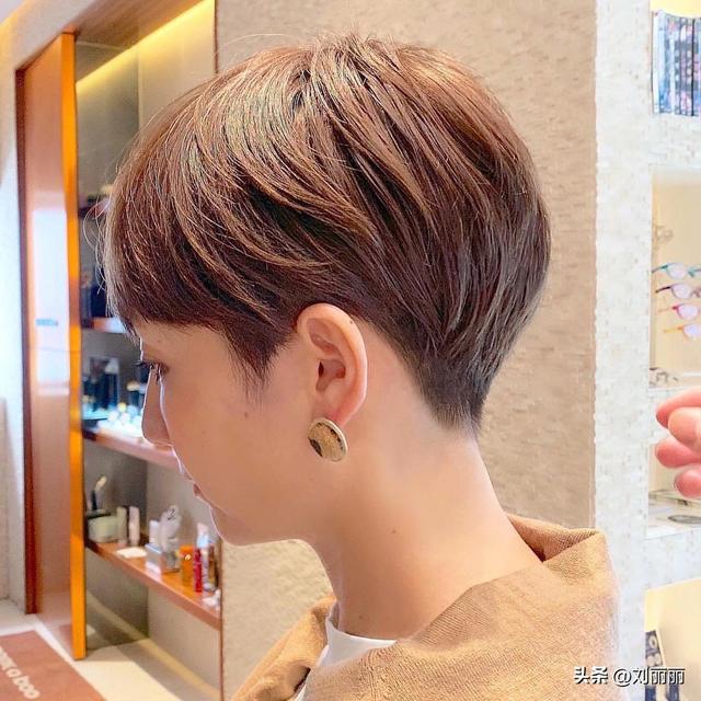 女士短发别乱剪,最火还是这三种,清爽自然真时尚