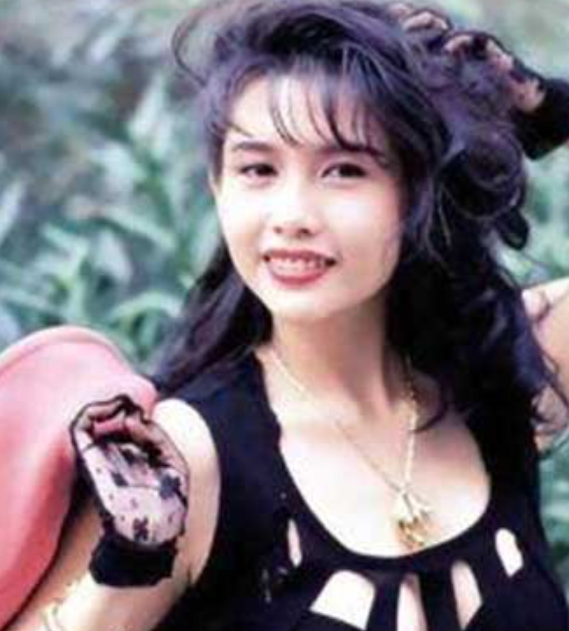 “媚而不俗”的香港女星,一个比一个性感,饰演的角色个个是经典