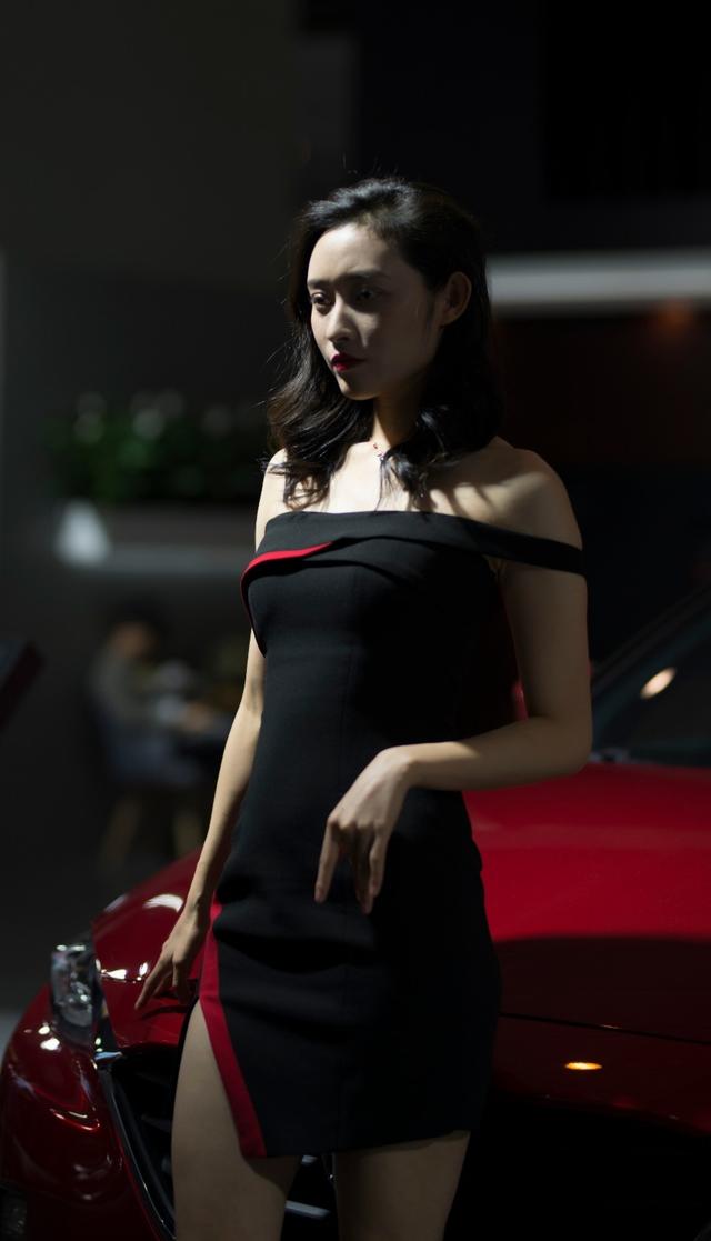 2019年昆明车展随拍的美女模特们（大量照片，有空我会持续更新）
