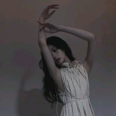 伤感意境美女头像图片_伤感头像女生2021最新的