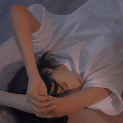 伤感意境美女头像图片_伤感头像女生2021最新的