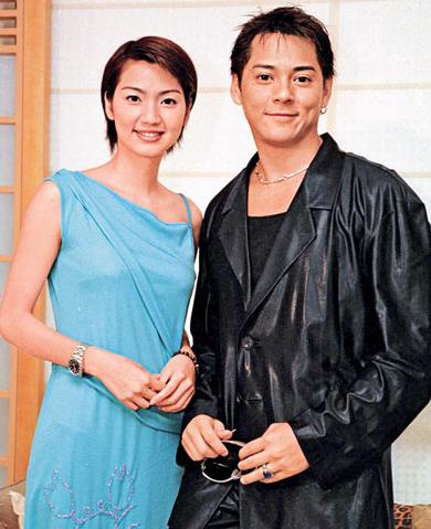 港圈四大女神齐热舞,身材纤细长腿瞩目,穿衣大胆舞姿不输女团