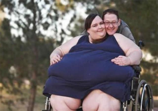 体重达1450斤的“超大美女”,被高富帅博士倒追,后生下2个儿子